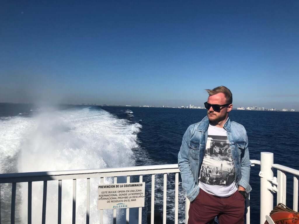 Fast boat ride to Bahamas