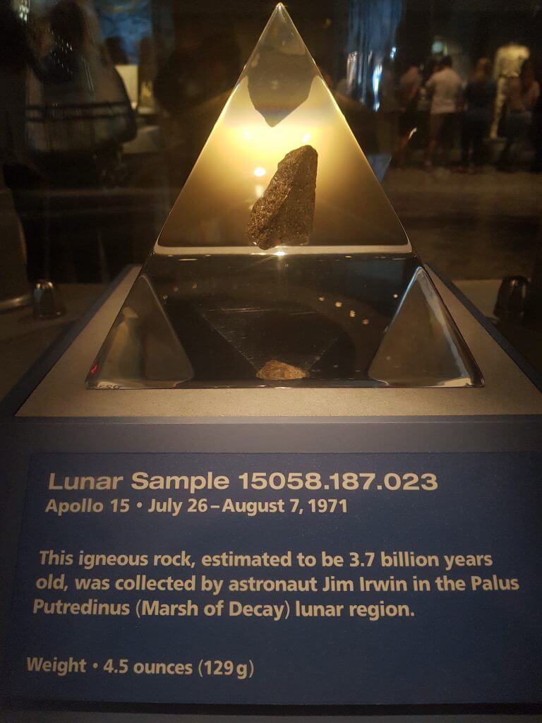 Lunar Sample 15058.187.023