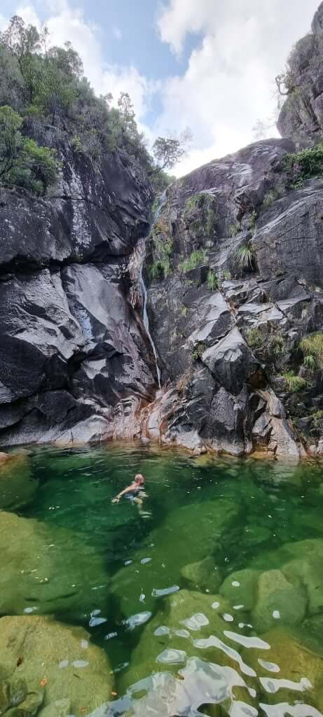 Cascata da Rajada waterfall with rocky surroundings